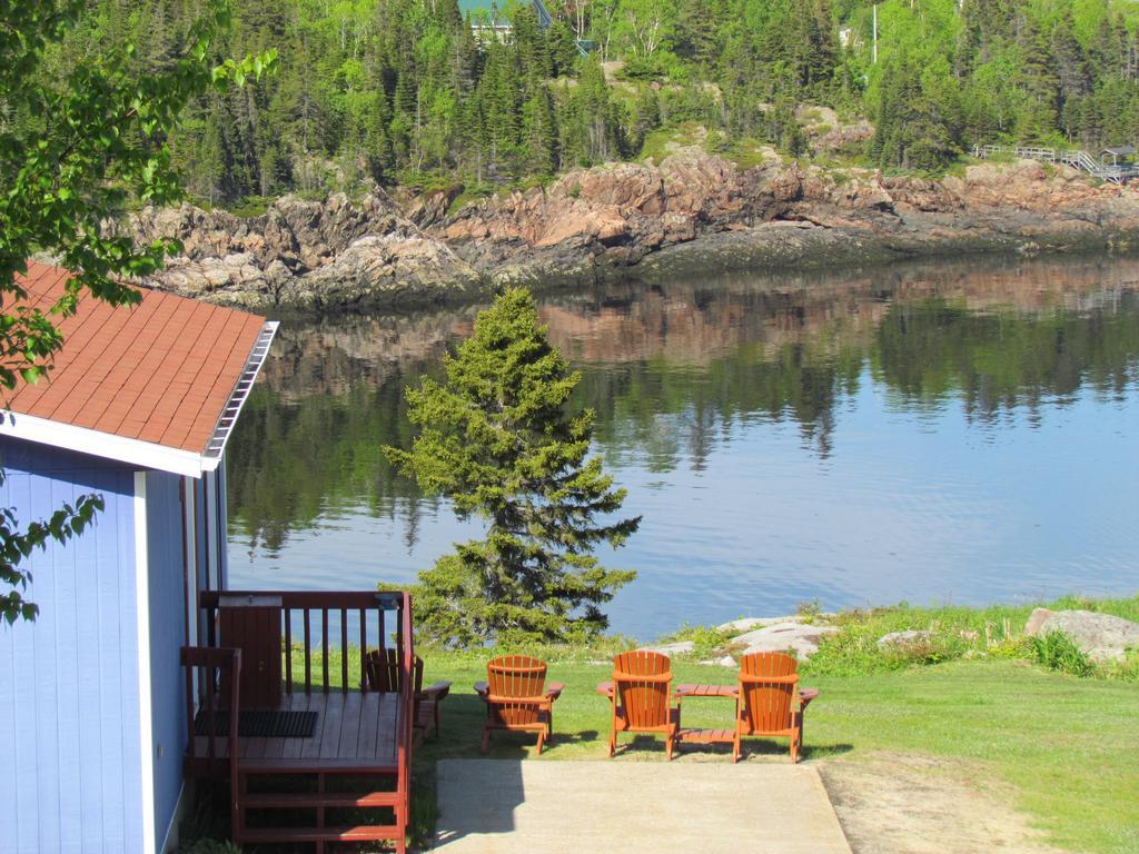 Les Chalets Au Bord De La Mer Les Escoumins Kültér fotó